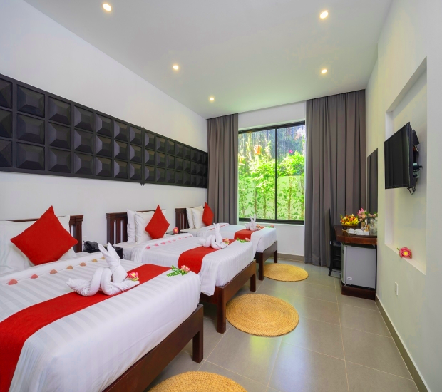 Deluxe Triple Room With Balcony